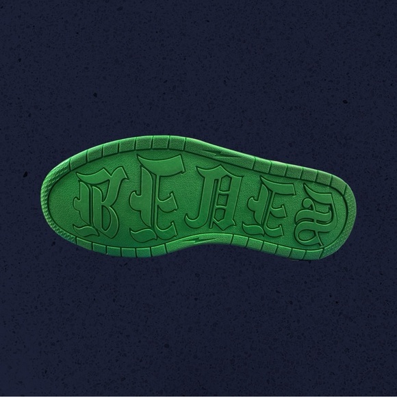 Athletic_Shoes